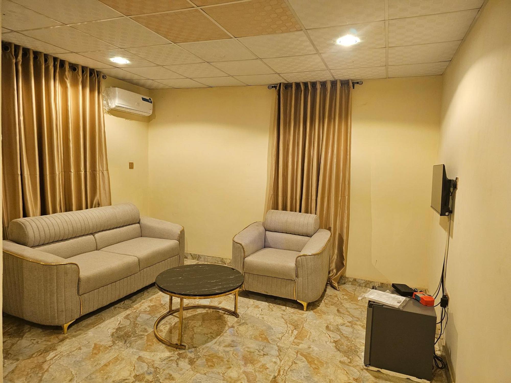 Bmh Hotel & Suites Ibadan Dış mekan fotoğraf