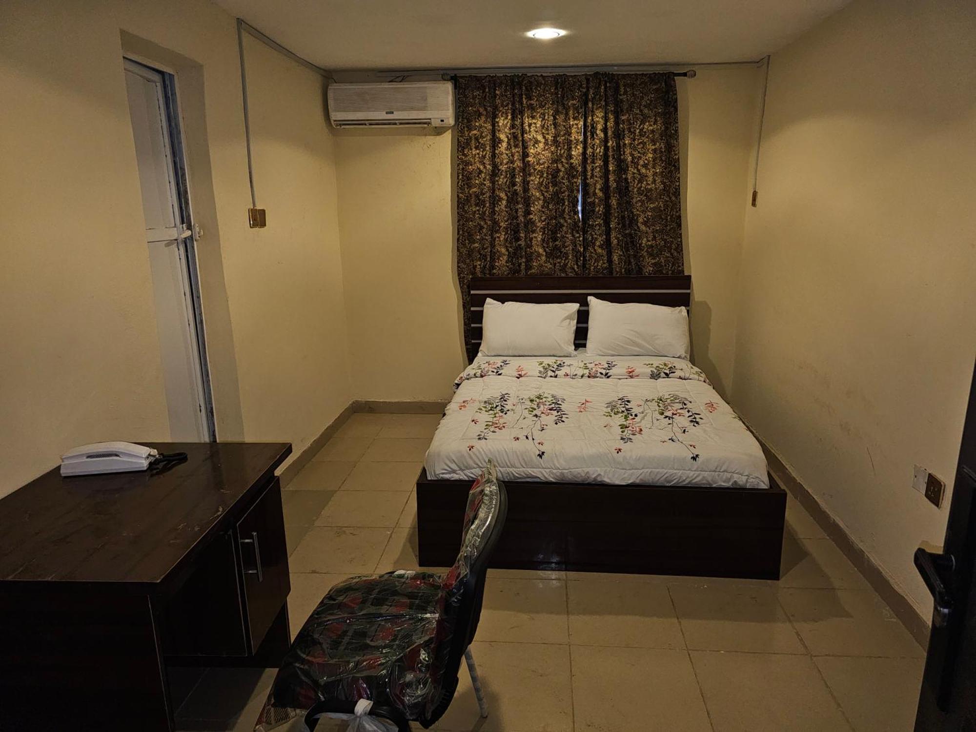 Bmh Hotel & Suites Ibadan Dış mekan fotoğraf