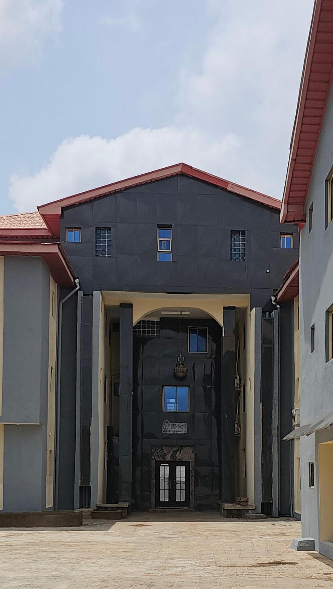 Bmh Hotel & Suites Ibadan Dış mekan fotoğraf