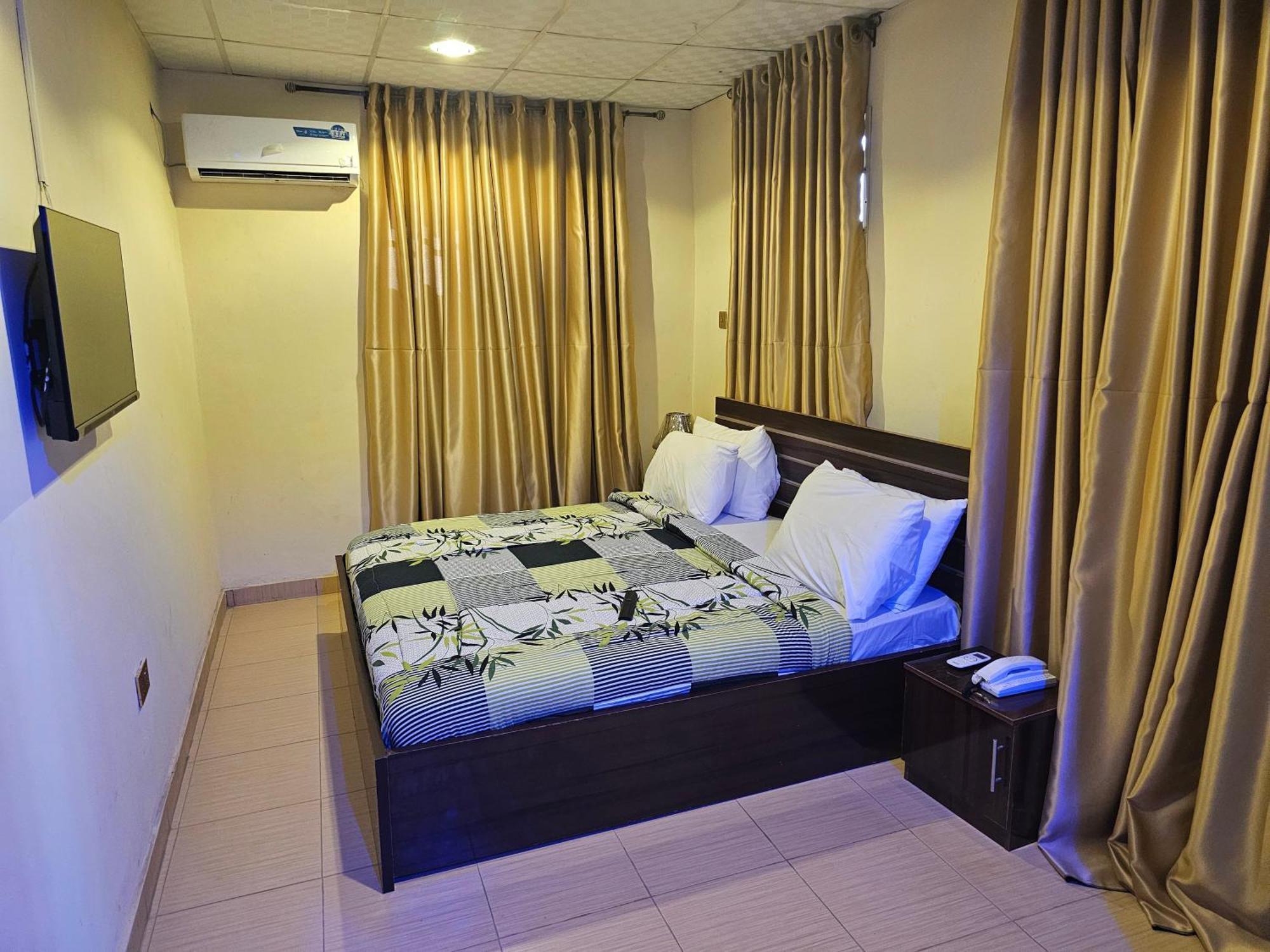 Bmh Hotel & Suites Ibadan Dış mekan fotoğraf